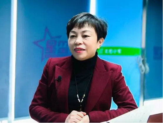 重庆市渝中区妇联首个女农民工妇委会—重庆大田小家家政公司妇委会主任胡平