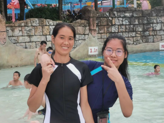 大田小家工作人员与家人