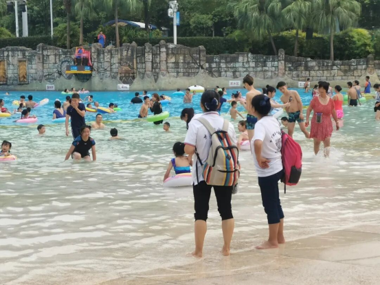 大田小家工作人员与家人