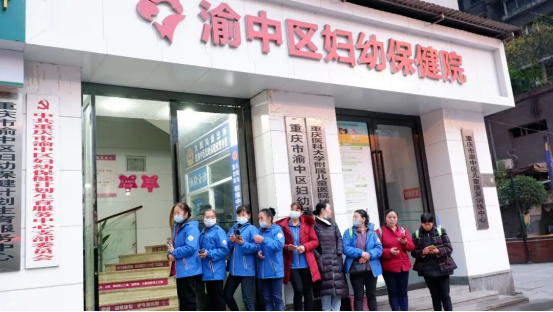 早到到阿姨们陆续开始排队