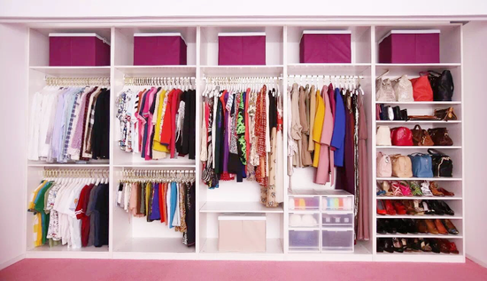 整洁的衣柜
