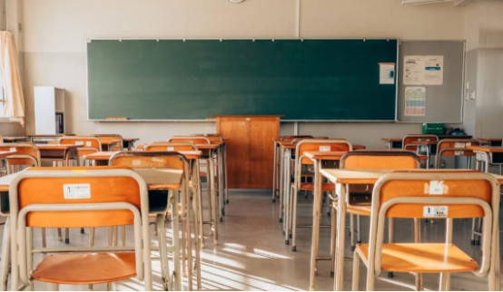 黑板无尘擦得亮堂堂